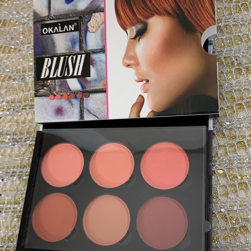 Blush - Picture 5 of 5